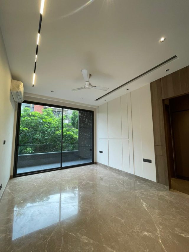 3 BHK + Lounge Builder Floor In South Delhi GK-2